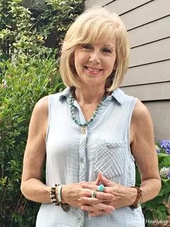 Fashion over 50: Blue Summer Top White Jeans - Southern Hosp