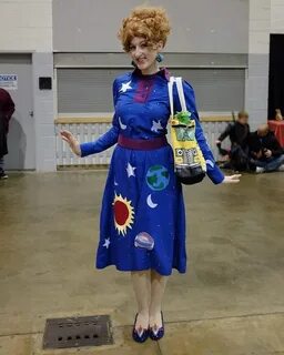 My Ms. Frizzle from The Magic School Bus Cosplay! Such a bla