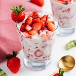Vegan Fresas con Crema (Mexican Strawberries & Cream)