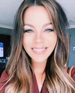 Jackie Redmond (NHL & WWE) в Instagram : "Felt cute. Won’t d