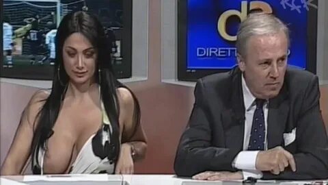 News Anchor Had A MASSIVE Wardrobe Malfunction On Live TV.