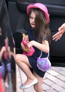 Suri Cruise es de armas tomar: acaba de despedir a su profes