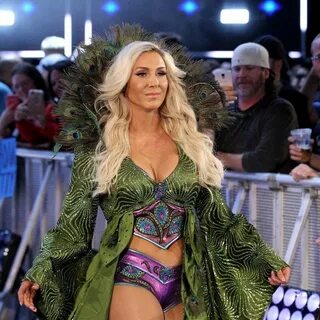 Pin på Charlotte Flair