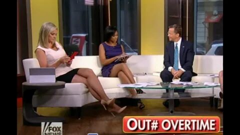 Harris Faulkner & Sandra Smith hot legs - Outnumbered - 08/0