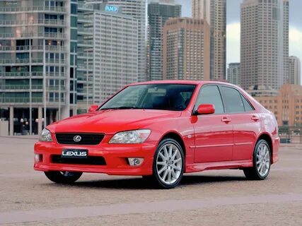 Lexus is 200 (c 1999 по 2005)