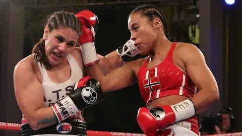 Cecilia Braekhus stays on course for fight with Katie Taylor