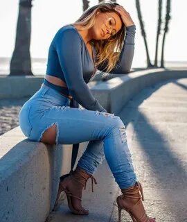 Tamra Dae Sexy women jeans, Beautiful jeans, Tight jeans gir