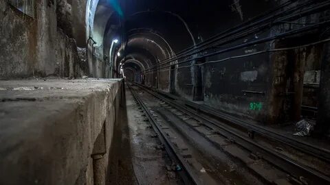 Exploring Chicago's underground tunnels - YouTube