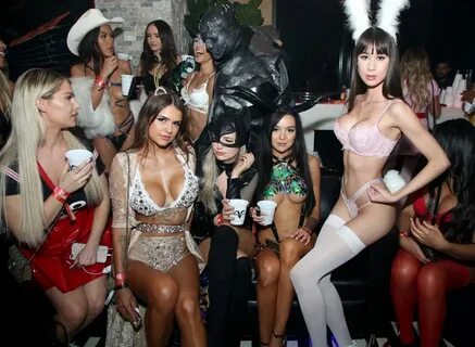 Dan Bilzerian’s Halloween Party in Los Angeles - Tipsy Diari