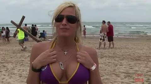 LSU Hottie Flashing on The Beach - Porn Gif with source - GI