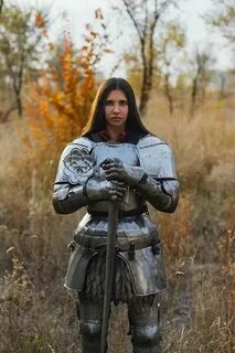 Women in armor compilation Female armor, Warrior woman, Fema