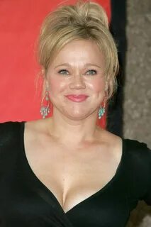 What Plastic Surgery Has Caroline Rhea Had Done? - Celebrity