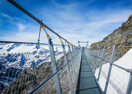 The World's 10 Most Amazing Suspension Bridges