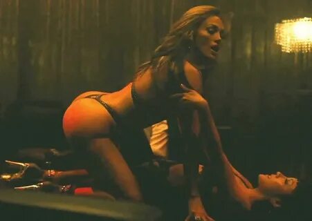 Jennifer Lopez. r/celebJObuds. 