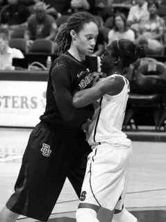 Chiney Ogwumike vs Brittney Griner...and Chiney is tall! LOL