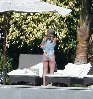 Jennifer Aniston rocking body in a bikini. Bikini/Butts Cele