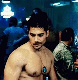 Seth Gecko Dj Cotrona GIF - Seth Gecko DJ Cotrona Wet - Disc