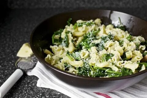 pasta with garlicky broccoli rabe Pasta dishes, Broccoli rab