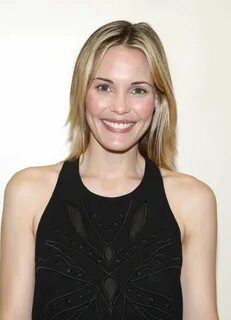 Leslie Bibb hot in short black dress -08 GotCeleb