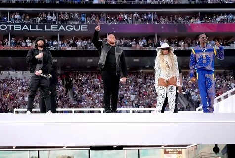 The 5 Best Meme Reactions to the Super Bowl Halftime Show