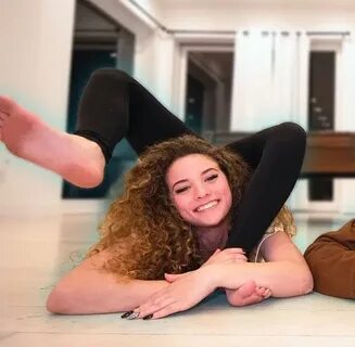 Sofie Dossi Bikini, Feet, Feet measurements, Height, Weight