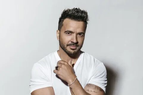 Luis Fonsi sells his music catalog to HarbourView Al Día New