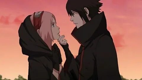 Naruto: Sakura le robó un épico beso a Sasuke