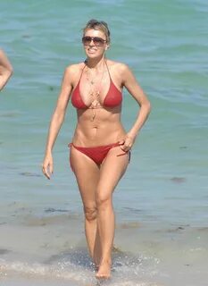 Rita Rusic in Bikini at the Beach in Miami - LACELEBS.CO