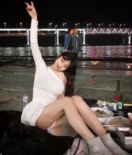 포토 모델 김우현, 글래머 몸매에 농염한 눈빛 '남심 올킬' 서울En