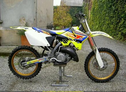 2005 Suzuki RM 125 - Moto.ZombDrive.COM