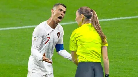 Игроки против судей в футболе watch online