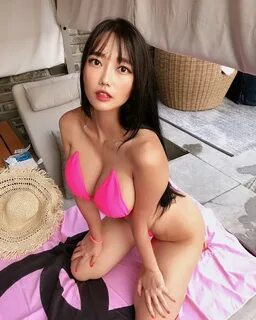 激 似 TWICE Momo.巨 乳 肥 尻 網 紅"썬비키"前 凸 後 翹 葫 蘆 型 身 材 猛 爆 比 基 尼 都