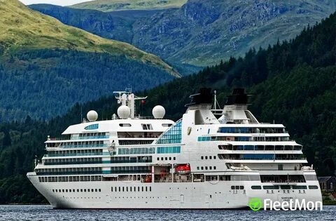 Photo of SEABOURN QUEST (IMO: 9483126, MMSI: 311038900, Call