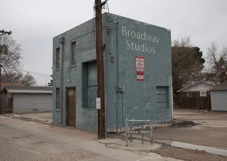 File:Broadway Studios Lubbock Texas.jpg - Wikimedia Commons