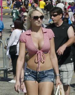 Extreme side boob exposure in public places