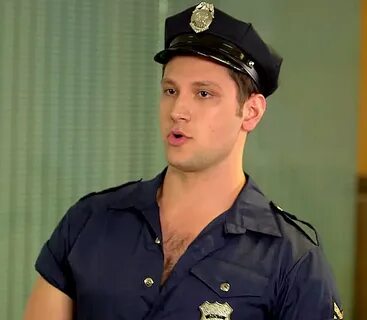 kenneth in the (212): Matt McGorry Is an Arresting Officer