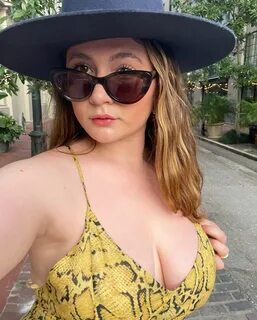 Emma kenney nip ♥ Vampire Rose - Floss Papers