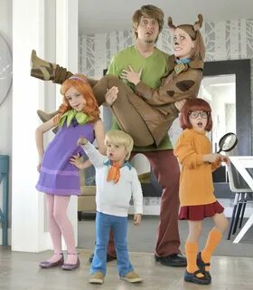Family scooby doo costumes