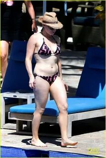 Megan Hilty: Bikini Cuddling in Hawaii!: Photo 2881758 Bikin