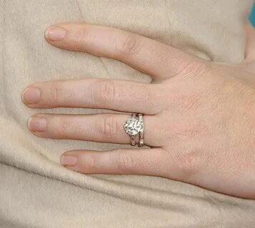 Emily Blunt Wedding Ring - Undangan.org
