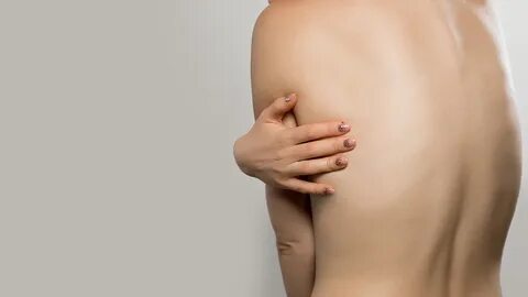 What is scoliosis and what are the symptoms? 