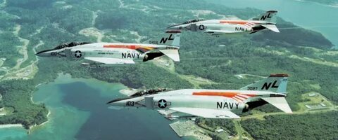 File:F-4B Phantoms VF-51 Screaming Eagles in flight c1971.JP