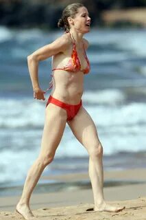 Julie Bowen bikini SurgeryStars