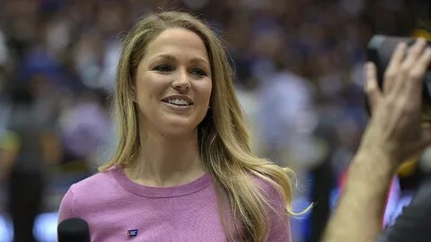 Allie LaForce closing in on full-time deal with Turner Sport