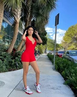 Malu Trevejo Live Stream Video and Photos 01/03/2021 * Celeb