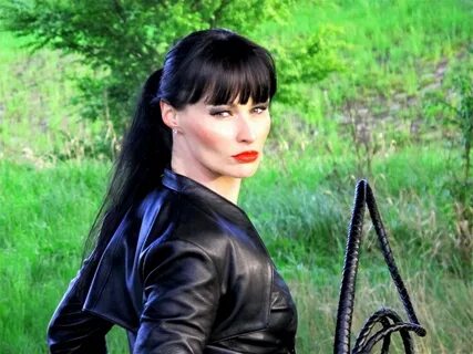 Domina Bilder - Lady Cheyenne de Muriel, Domina in Stuttgart