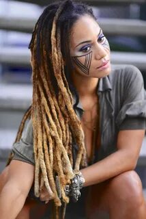 ombré dark brown to blonde dreads Hair styles, Locs hairstyl