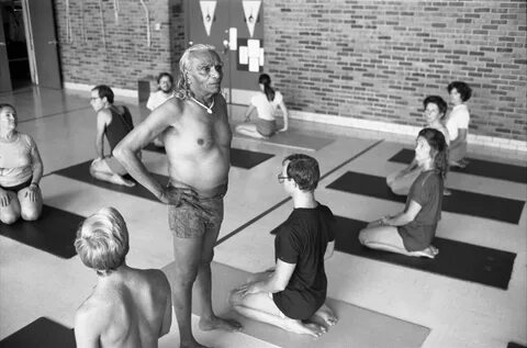 B.K.S. Iyengar Teaches Yoga At Ann Arbor YMCA, September 24,