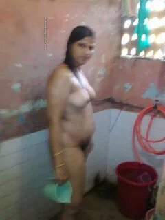 Desi Indian Maid Girl Fully Nude Bath At, you can download Maniak Wanita De...