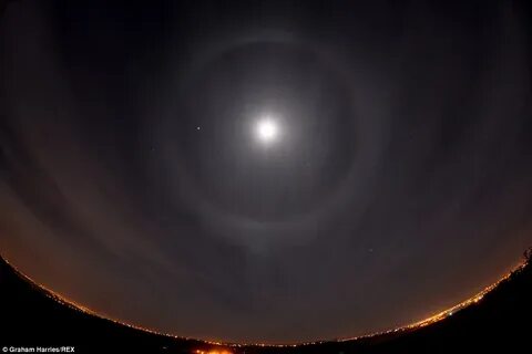 Did YOU see a 'halo' surrounding the moon last night? Daily 